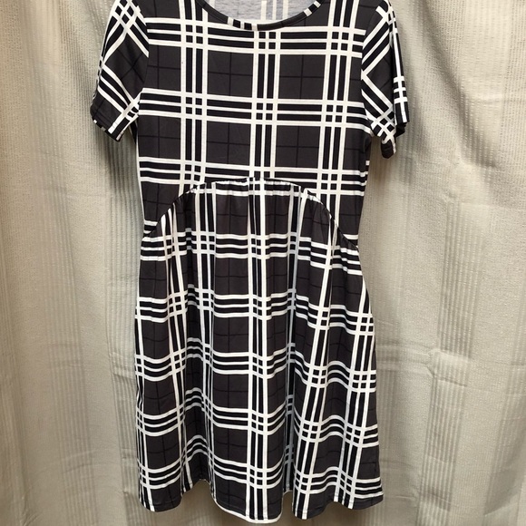 No Name Dresses & Skirts - Comfy Loose Fitting Dress Size Small W/Pockets